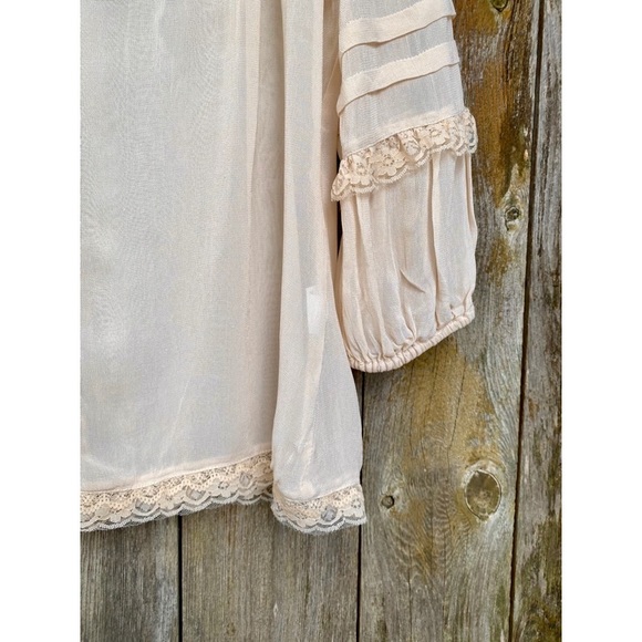 RIVER ISLAND lace ivory 3/4 sleeve flowy blouse - Picture 5 of 8